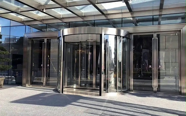 維修技術(shù)是根本：旋轉(zhuǎn)門故障未解決，從小故障到大隱患