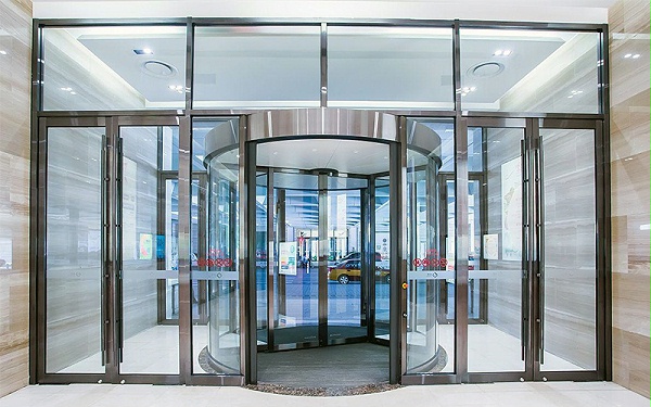 必知：物業(yè)視角下的旋轉門管理攻略