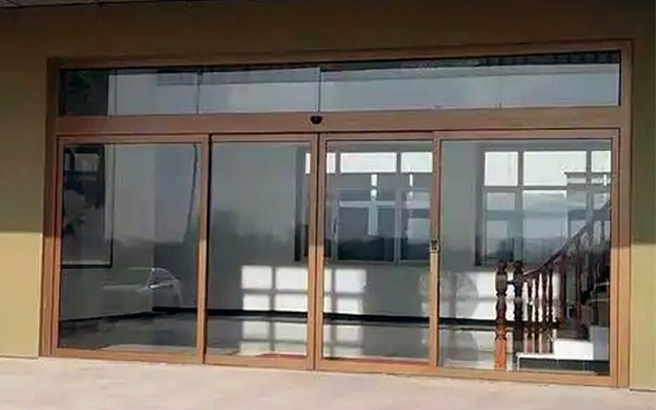 重視自動(dòng)門售后服務(wù)，守護(hù)正常通行2