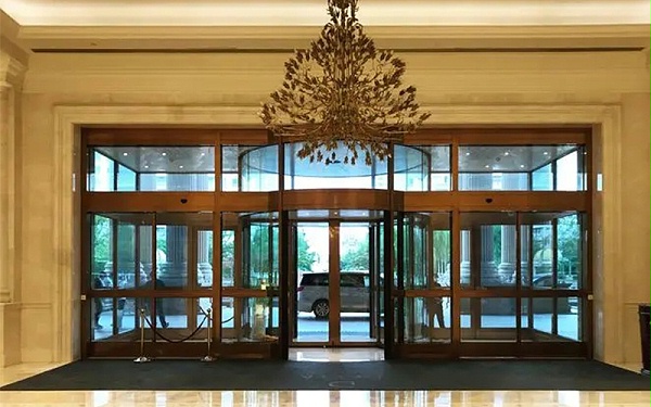 冬季雪天自動門與旋轉(zhuǎn)門維護(hù)與使用須知