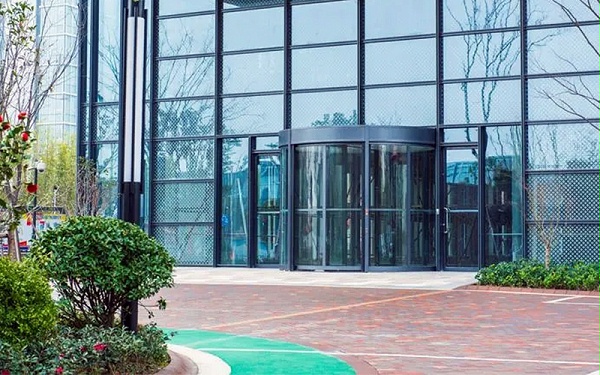 冬季雪天自動門與旋轉(zhuǎn)門維護(hù)與使用須知