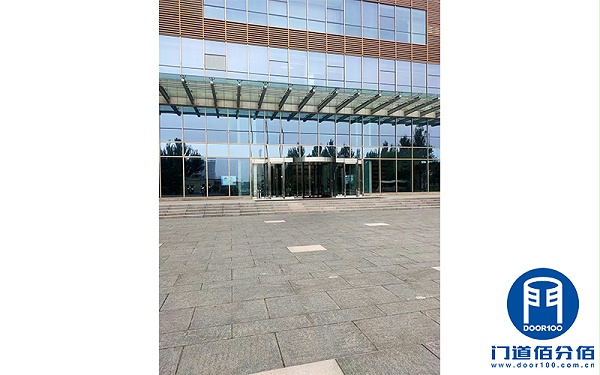 保障通行：記國(guó)家能源東北分公司旋轉(zhuǎn)門維修