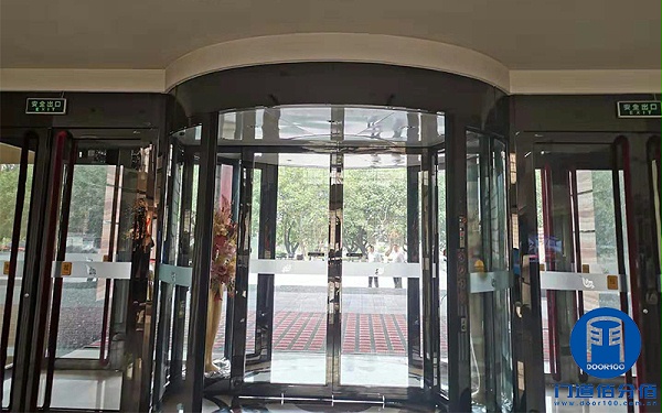 北京昌平區(qū)某培訓中心凱必盛自動兩翼旋轉(zhuǎn)門大保養(yǎng)服務