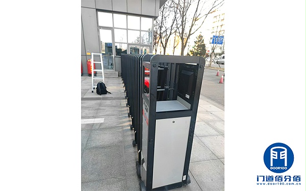 物管大廈紅門電動伸縮門保養(yǎng)服務(wù)紀(jì)實