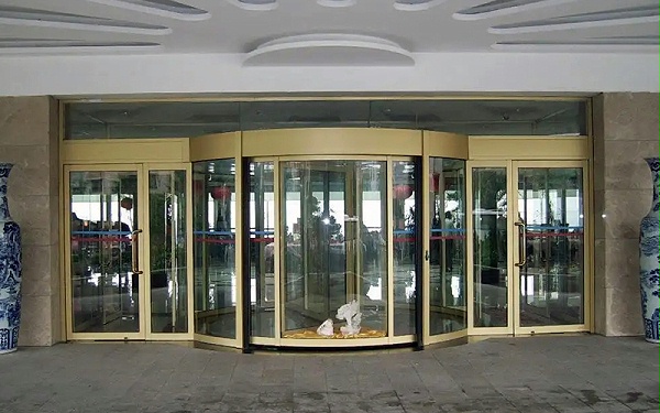 自動(dòng)旋轉(zhuǎn)門運(yùn)行條件與使用須知