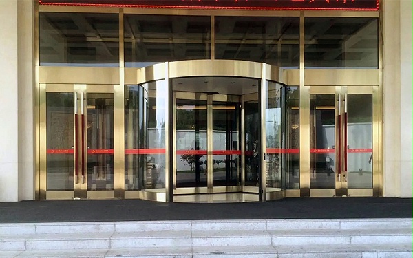 自動(dòng)旋轉(zhuǎn)門運(yùn)行條件與使用須知