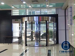 定期維護，保障壽命丨旋轉(zhuǎn)兩翼電動門護理保養(yǎng)案例