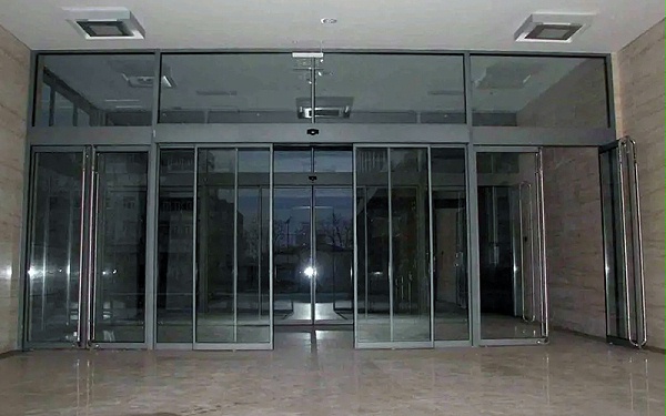 怎樣買門-自動門購買時各種銷售渠道優(yōu)勢與劣勢分析