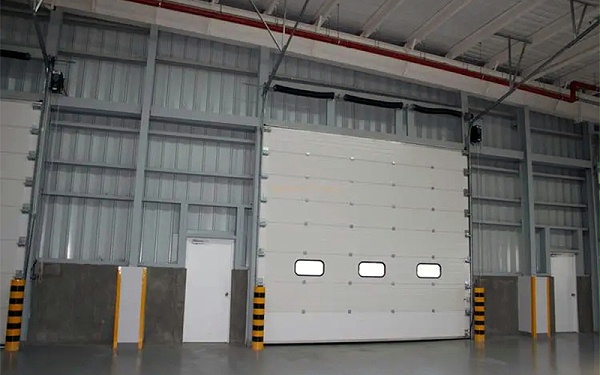 工業(yè)門安裝使用注意事項