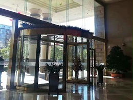北京旋轉(zhuǎn)門保養(yǎng)北京金臺飯店大成路分店兩翼旋轉(zhuǎn)門保養(yǎng)服務案例