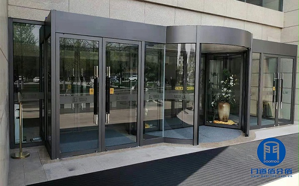 自動旋轉(zhuǎn)門包飾美化與防夾傳感器升級服務(wù)