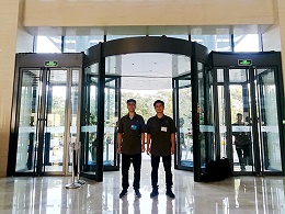 自動(dòng)門維修團(tuán)隊(duì)風(fēng)采展示（四）