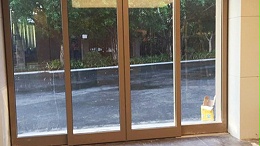 如何進行自動門保養(yǎng)？北京自動門維修師傅講解旋轉(zhuǎn)門保養(yǎng)方法