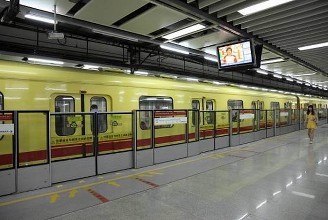 地鐵屏蔽門(mén)半封閉式
