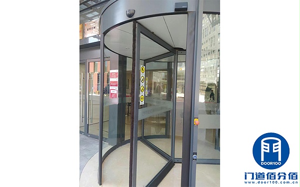 文化館寶盾自動(dòng)三翼旋轉(zhuǎn)門(mén)巡檢