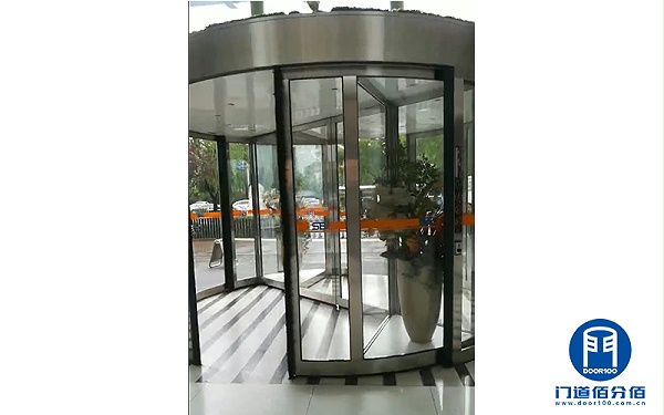 中石化下屬企業(yè)石化工程凱必盛兩翼自動(dòng)旋轉(zhuǎn)門保養(yǎng)服務(wù)