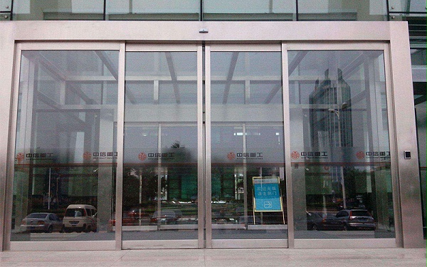 七點(diǎn)常見(jiàn)電動(dòng)玻璃門(mén)故障維修方法介紹