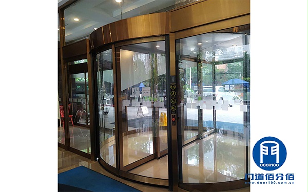 酒店旋轉(zhuǎn)門門區(qū)地彈門（側(cè)門、邊門）維修服務(wù)案例