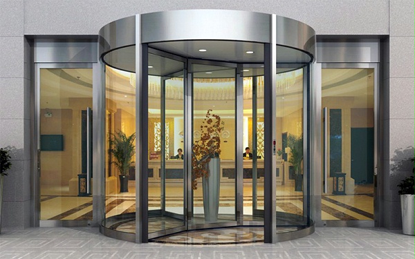 門型選擇考量：自動(dòng)平移門、自動(dòng)旋轉(zhuǎn)門與手動(dòng)平衡門