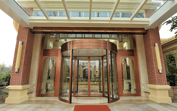 正確挑選旋轉(zhuǎn)門(mén)顏色有效提高建筑整體檔次