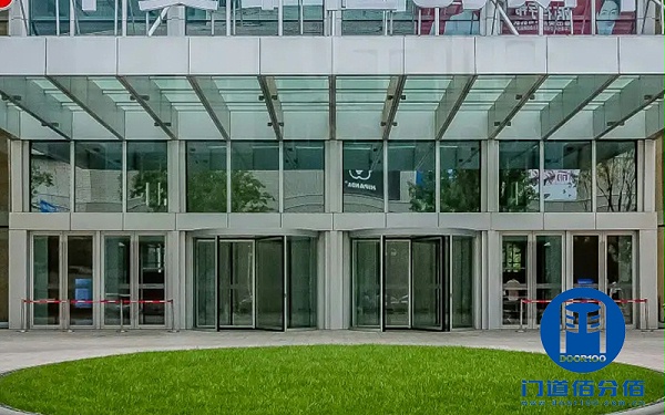 巡檢旋轉(zhuǎn)門案例包含：卡巴三翼門和多瑪兩翼門