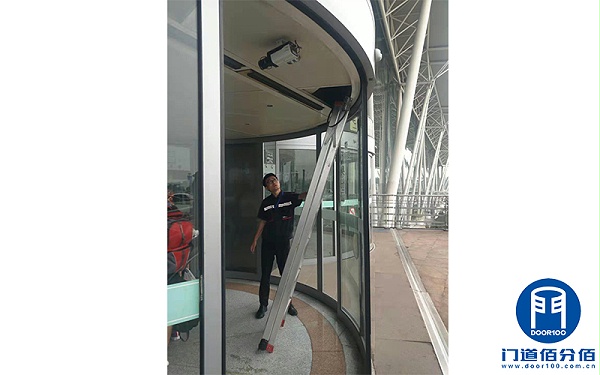 山東某機(jī)場(chǎng)弧形自動(dòng)門(mén)保養(yǎng)服務(wù)