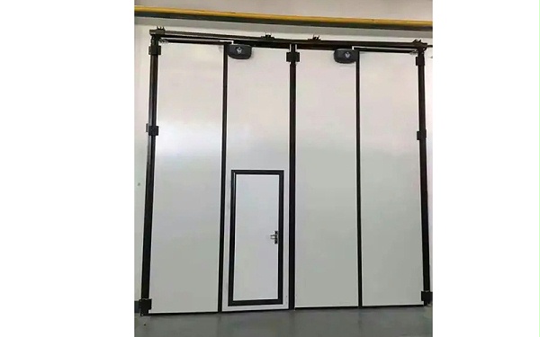 延長(zhǎng)工業(yè)折疊門壽命，保養(yǎng)攻略來(lái)襲