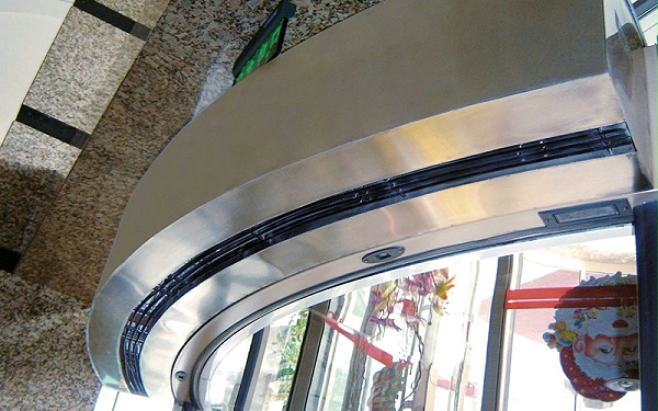 弧形熱風(fēng)幕安裝要點(diǎn)