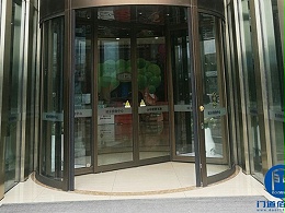 北京大興購物廣場自動旋轉門檔位調節(jié)功能維修服務