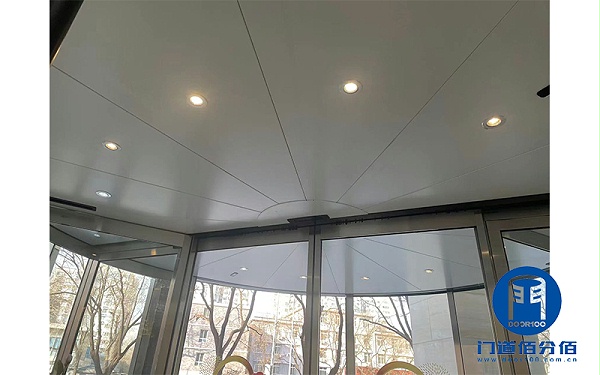 北京西城區(qū)大廈進(jìn)出口多瑪兩翼門安全巡檢