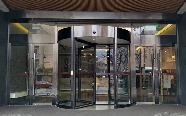 避免旋轉(zhuǎn)自動(dòng)門(mén)電器配件產(chǎn)生故障方法介紹