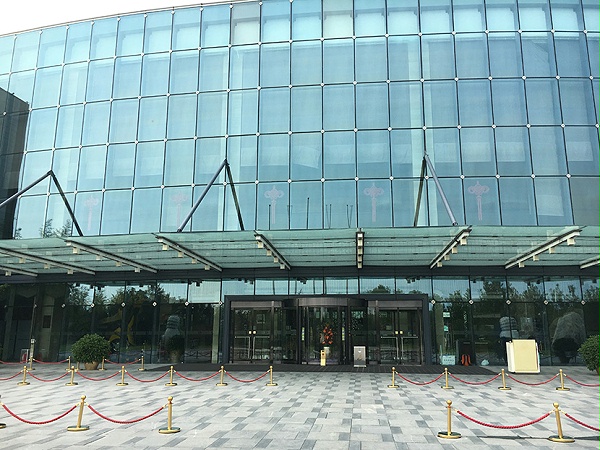 北京麗維賽德酒店自動旋轉(zhuǎn)門維修服務(wù)案例