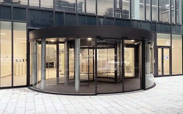 不同角度分析旋轉(zhuǎn)門維保工作的重要性