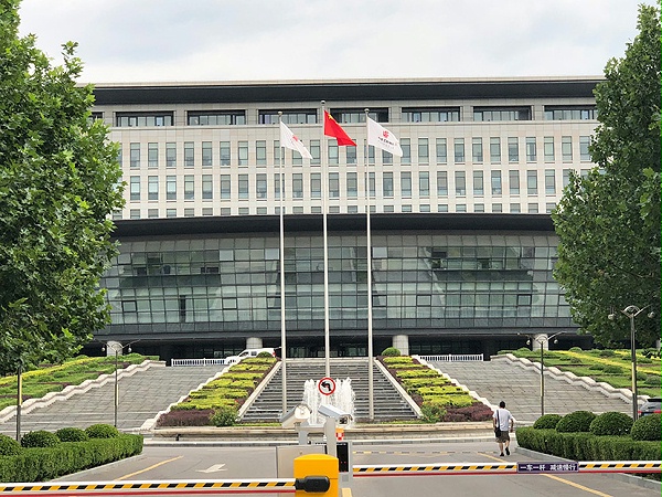 北京國(guó)航總部大樓自動(dòng)門維修服務(wù)案例