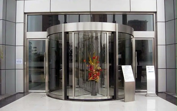 旋轉(zhuǎn)門展窗設計要素