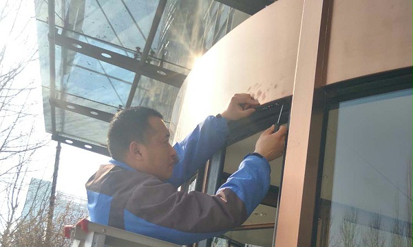 自動旋轉(zhuǎn)門啟動傳感器維修