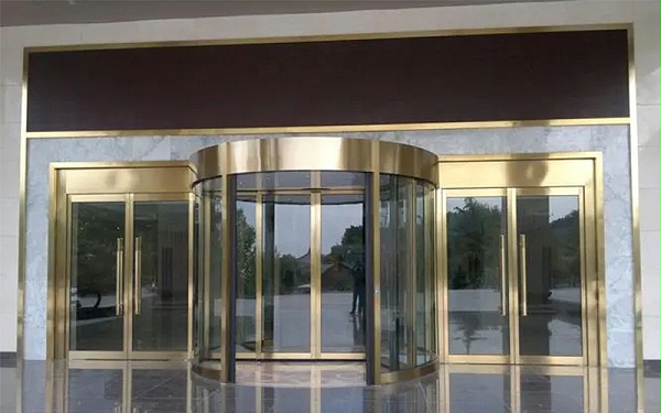 旋轉(zhuǎn)門(mén)顏色選擇的藝術(shù)