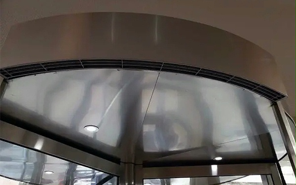 一門一策：旋轉(zhuǎn)門、自動(dòng)門、地彈門熱風(fēng)幕安裝要點(diǎn)