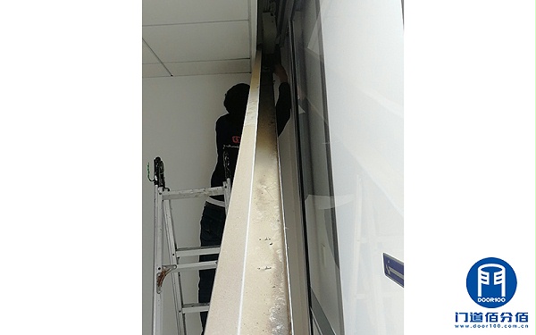 國(guó)家電網(wǎng)下屬某管理中心自動(dòng)玻璃門維修服務(wù)案例