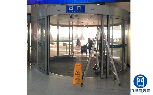 保障春運丨山東省機場進出入口弧形自動門保養(yǎng)服務(wù)