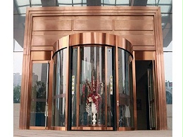 門區(qū)換新顏：旋轉(zhuǎn)門展箱裝飾與清潔