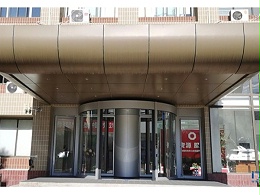 中國建材集團旗下大廈兩翼自動環(huán)柱旋轉門工程案例
