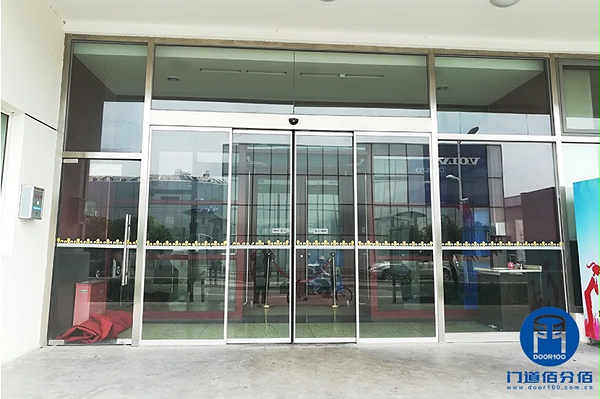 北京祥龍博瑞汽車(chē)園自動(dòng)平移門(mén)維修服務(wù)案例