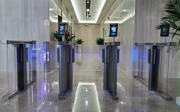 速通門保養(yǎng)工作時(shí)的正確與錯(cuò)誤做法對(duì)比