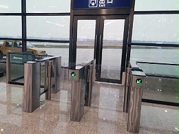 速通門保養(yǎng)工作時(shí)的正確與錯(cuò)誤做法對(duì)比