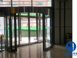 兩翼電動旋轉(zhuǎn)門防夾故障，更換新式激光防夾傳感器解決問題