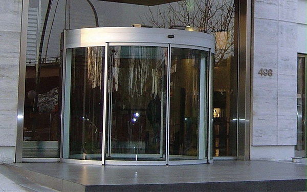 自動(dòng)弧形門(mén)維修全攻略，輕松解決各種問(wèn)題