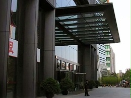 旋轉(zhuǎn)門防雨之道：重要性及實(shí)用防水方案解析