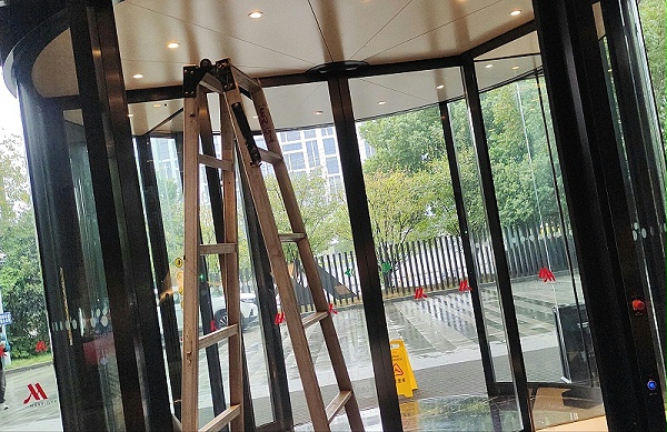 d3ea7f0cd8b8785ba383912bfd46186f_compress