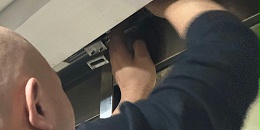 平滑門掛輪組件更換